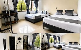 Hotel Laureles Home